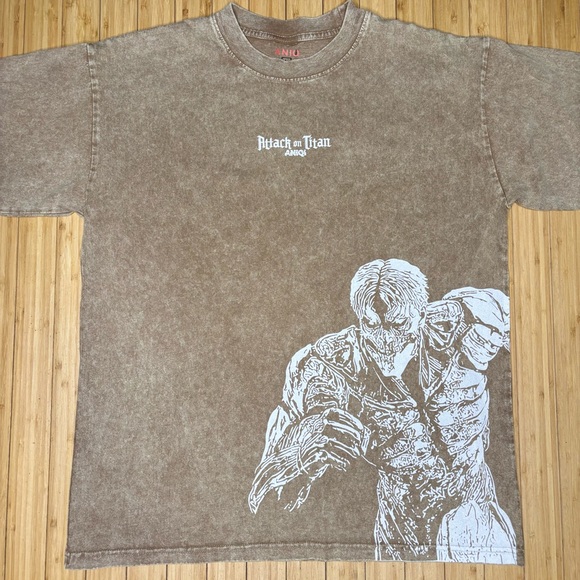 Attack on Titan Graphic T-Shirt - Picture 1 of 7